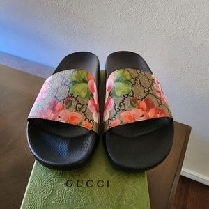 Gucci slides NWB